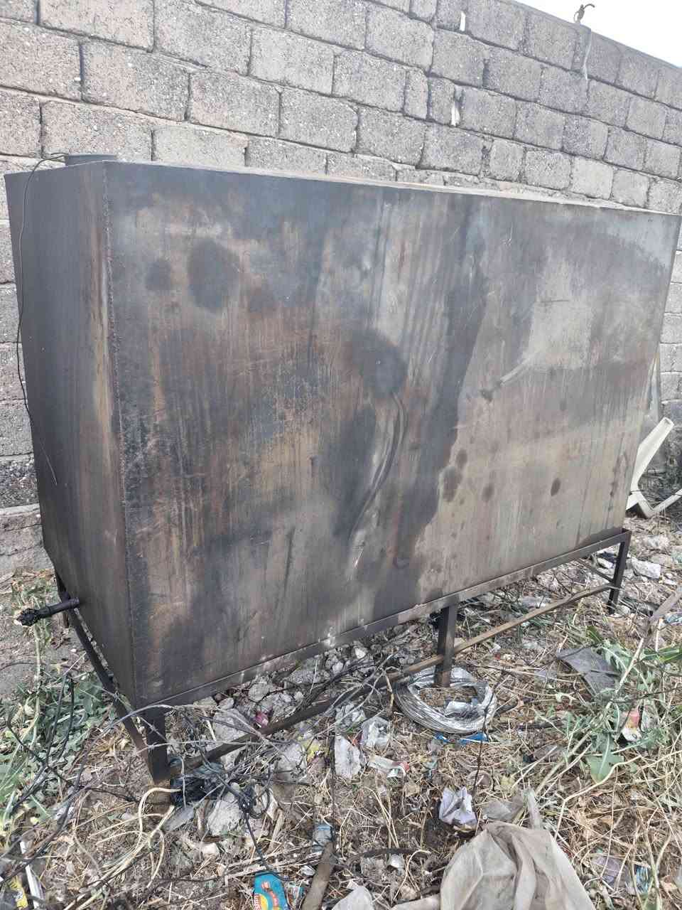 تانكي كاز للبيع 2500 لتر هو والقاعده حديث ثقيل شرط مابي لا خياس ولا مزروف مكانو بل موصل حي السكر تفاصل اكثر عل خاص او عل رقم ***********
