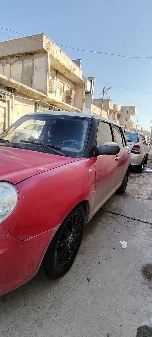 ليفان 320 موديل 2014
محرك وكير ما بين شي
كابون بانزين بيها
صاحبها  الشرعي بل موصل
كزوز رياضي
بيها ضربه بجهت النفر
مكاني موصل
***********
