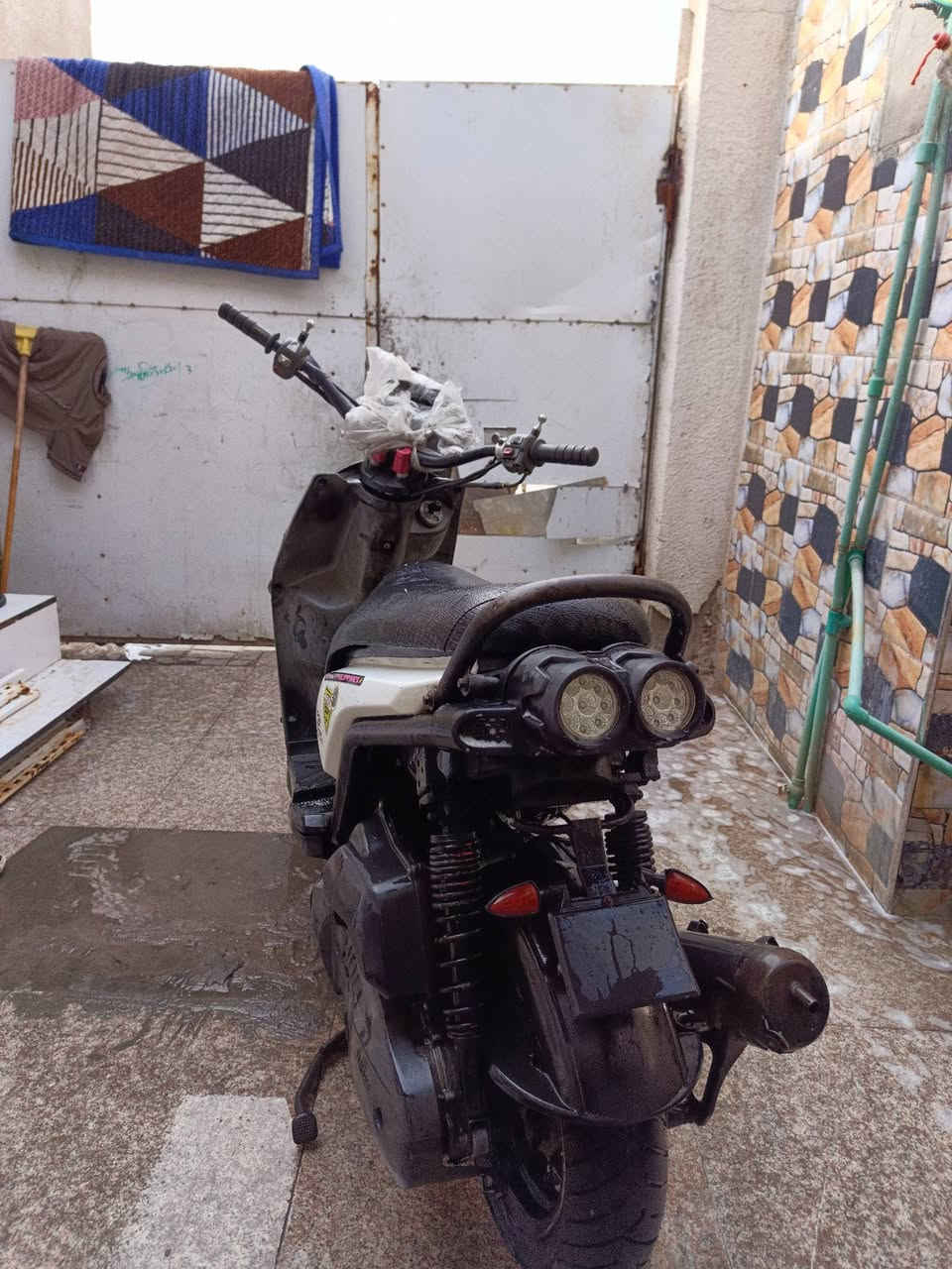 سلام عليكم دراجه سكنكس مامفتوحه حلوه دراجه نقص لدراجه بس قبق مال بانزين حلوه نضافته كدام عينك سعره 850 وبيه مجال للطيبين رقمي *********** مكاني بصره قبله
