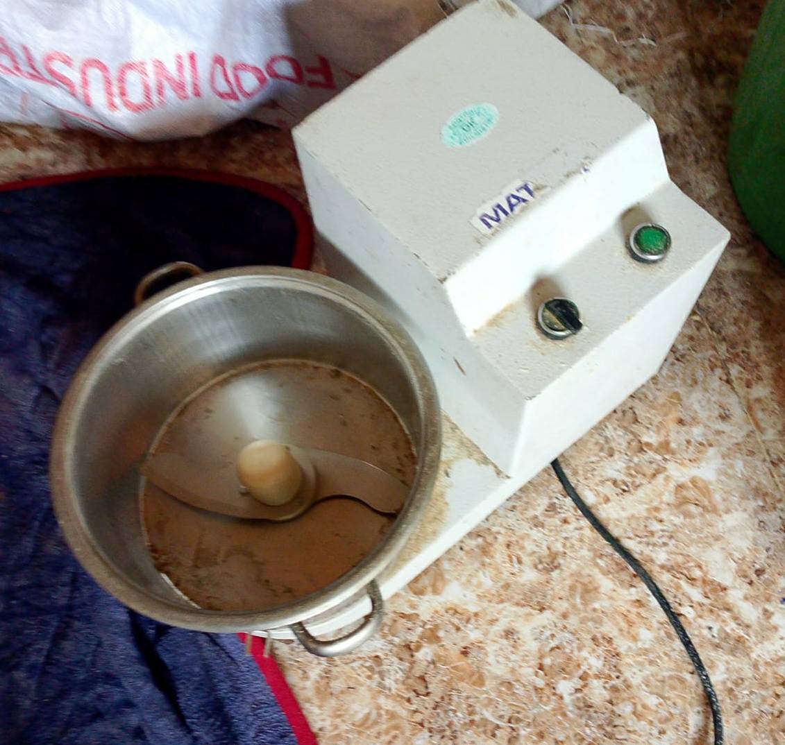 السلام عليكم البيع مثرامه ترهم المطاعم وترهم البيت جنت اشتغل بيها بلكافتريا الشراي يخابر ويدلل ***********
***********
