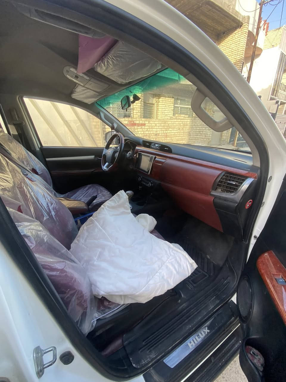 اسلام عليكم هايلوكس كويتي اصل 2016سيارخير من الله مكينة 4سلندر رقم واصط مشروع وطني وسونارها موضح بصوره السعر255وبيها مجال بصيط مكاني بغداد الدورة :رقمي📞***********
