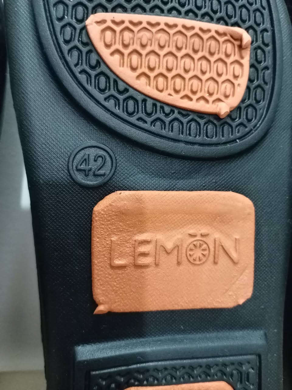 السعر ١٥ ألف مع التوصيل ثنينهم قياس موضحة بالصوره يلبس ٤٢


**إذا كنت صاحب هذا الإعلان وتريد حذفه لأي سبب، رجاءا أرسل رسالة إلى الدعم الفني**