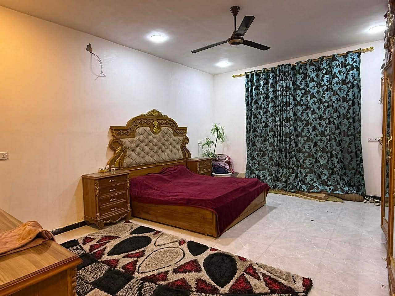 #للبيع_للبيع 🆕💵❤️‍🔥
دار للبيــــــــــع (في زوير الغربي خلف بانزين خانه بته تقسيم حسين مارينا بناء حديث 2025 ) 
200 متر (طابو زراعي سند 25 ) 
_________________💵_______________
المساحـة 🔁// 200م #طابــو زراعي سند 25❤️‍🔥
الواجهـة◀️ // 10متر
النـزال  ◀️// 20متر 
_________________💵________________
3 غرفـــة نوم  2 صحيات داخلية
و صالة واستقبال  ومطبخ  ومناور
وگـراج وحديقـة أمامية 
________________💵____________
السعــر (على الخاص بيع مستعجل )
قابل للتفاوض البسيط
_________________💵____________
         💵للإستفسار والاتصال على الرقم 💵
***********
❤️شركة القلم للتسويق والاستثمار العقاري❤️
