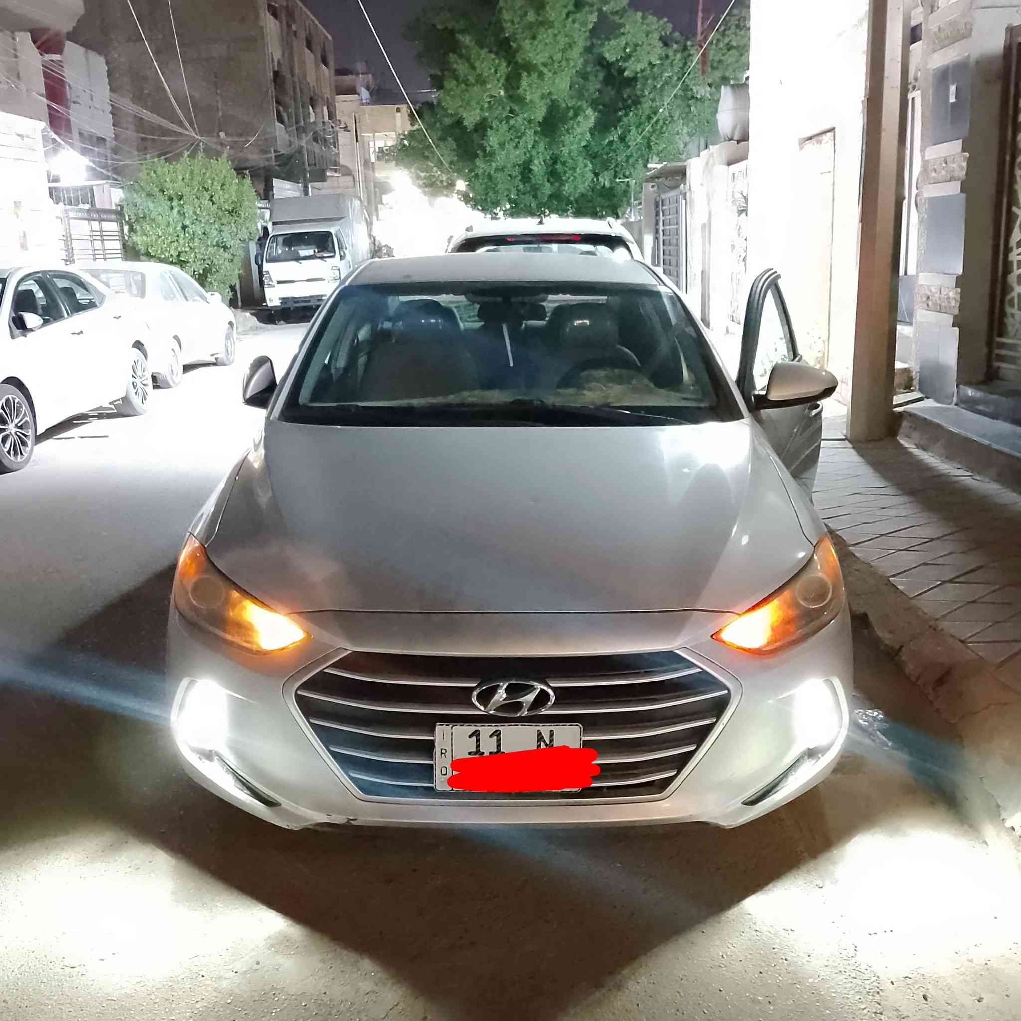 النترا 2017 وارد امريكي ... حادثها بالصور فقط الدوسة مال الباب الخلفي جهة السكن  .. وبيهة الچاملغ جهة الحادث  صبغ بسيط ملاون وية الدوسة    ... والباب مبدلل نفس لون السيارة
غير ذني السيارة مكفولة 
مكينة وگير مكفولات بلاديات  .سبير ما نازل 
شواصي و  لغود مكفولة 

مكينة 2000 دوش 

سنوية وهزة جديدة

ماشية 161 الف .

3 أنظمة قيادة 
كاميرا خلفية
نظام ABS
حساس اطارات 
مانع انزلاق 
لايتات زنون 
كهربائيات كلها شغالة 

 ملاحظة ...﴿﴿ القمارة بيها حالوب  بالعراق صار موضح بالصورة ﴾﴾

رقم الشاصي 5NPD84LF2HH152636

السعر 115 وبيها مجال بسيط 
رقمي واتساب ***********
مكاني بغداد الحرية
