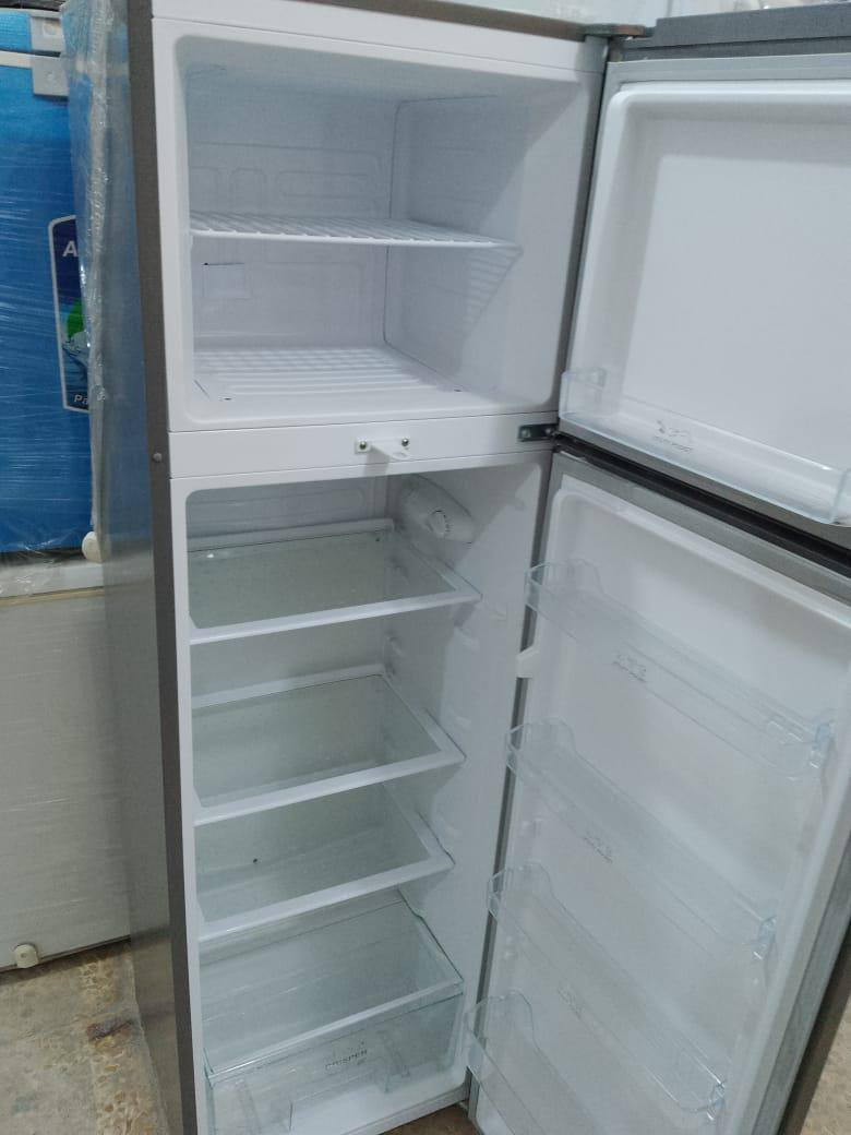 ثلاجات للبيع الحجم كبير 24قدم
السعر 200قفل
الشراي يتصل ***********
العنوان حله حي المهندسين شارع ام البنين
