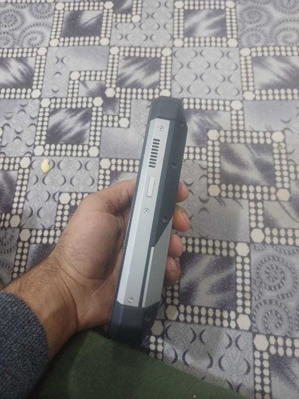 سلام عليكم
مبايل نوع  tank 3برو فول مواصفات
 بيه شاشت عرض داتا شو فولHD
ضد الماء والغبار شاشه 120هرتز كامره 200 ميكابكسل 
شحن سريع 120w
وشحن يدوم سبوع لان بطاريته 22000ملي امبير
سعر 1250
مليون و ميتين وخمسين الف وبيه مجال 
مكاني واسط الكوت على طريق شيخ سعد قرية البيضاء 
موجود خاص
وهذا رقمي ***********
مبايل خير من الله مستعمل عندي اقل شهر امانت الله ورسوله
