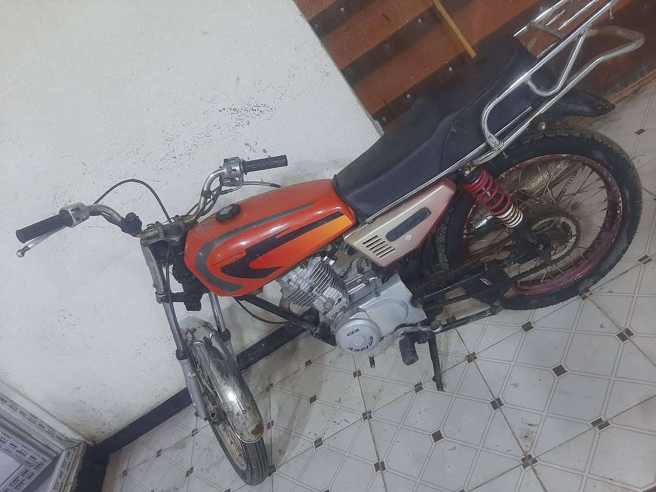 دراجة يراني ادوات رابيدو اصلي شاصي رابيدو دراجة نضيفة وجاهزة كهربايات شغالة مكينة مبدل فقط سلندر دراجة معدل شلعة فول  وسعر 500 وبية مجال


**إذا كنت صاحب هذا الإعلان وتريد حذفه لأي سبب، رجاءا أرسل رسالة إلى الدعم الفني**