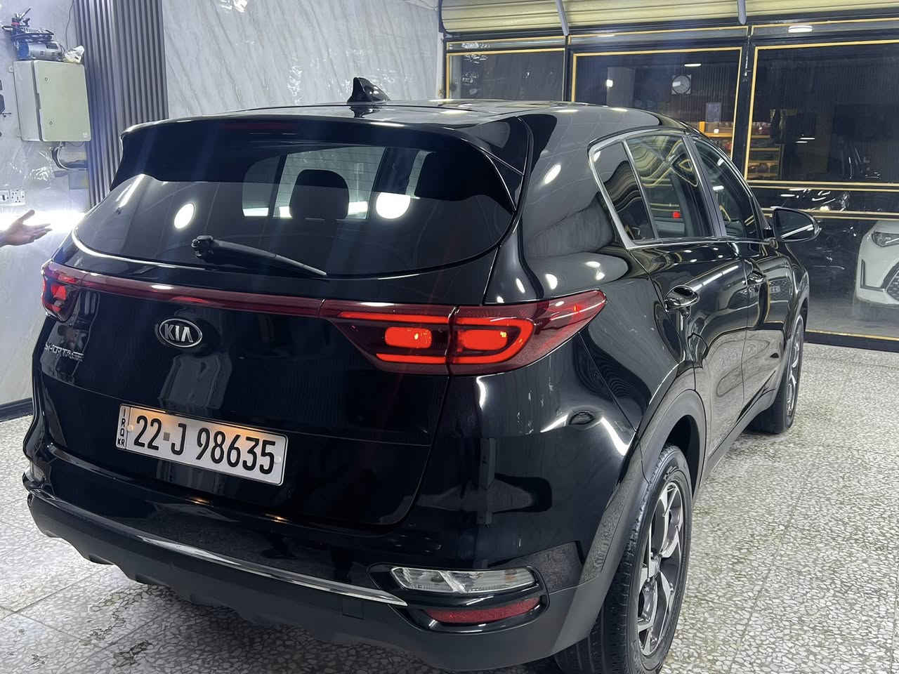 السلام عليكم سبورتج 22 للبيع كلين كلين حتى دعاميات مكفوله كير مكينه صدر كله بل جيس رقم اربيل بسم شركة 
سياره بدون شخوط بدون رصعات مكفوله السعر 175 وبيه محال بسيط مكاني الدوره ***********
