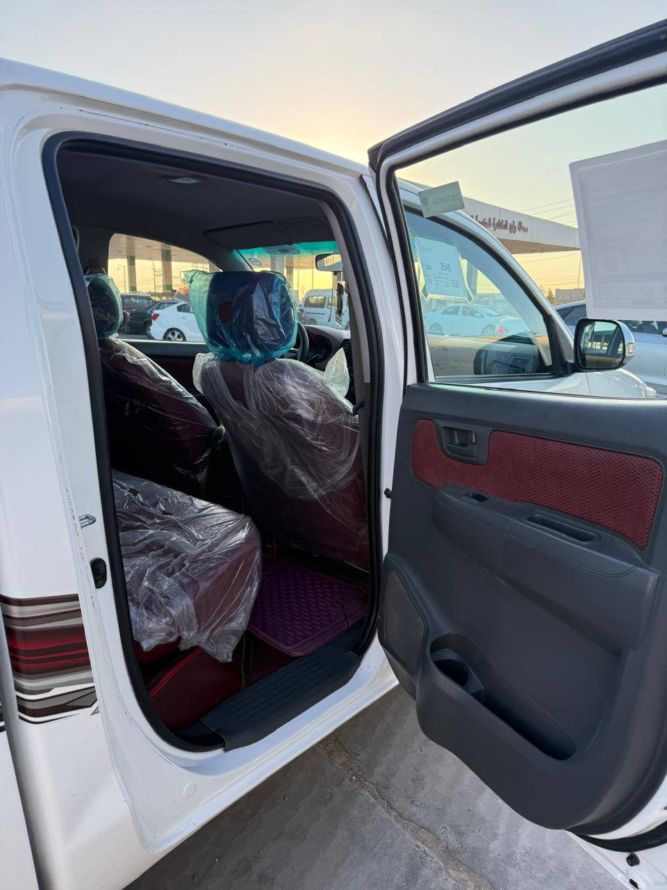 تيوتا هايلوكس 2013 كفاله عامه بس بارد قليل بدون صبغ كير مكينه بشرط جديد لاتبخير برغي ممفتوح بيها سياره خير من الله ***********
