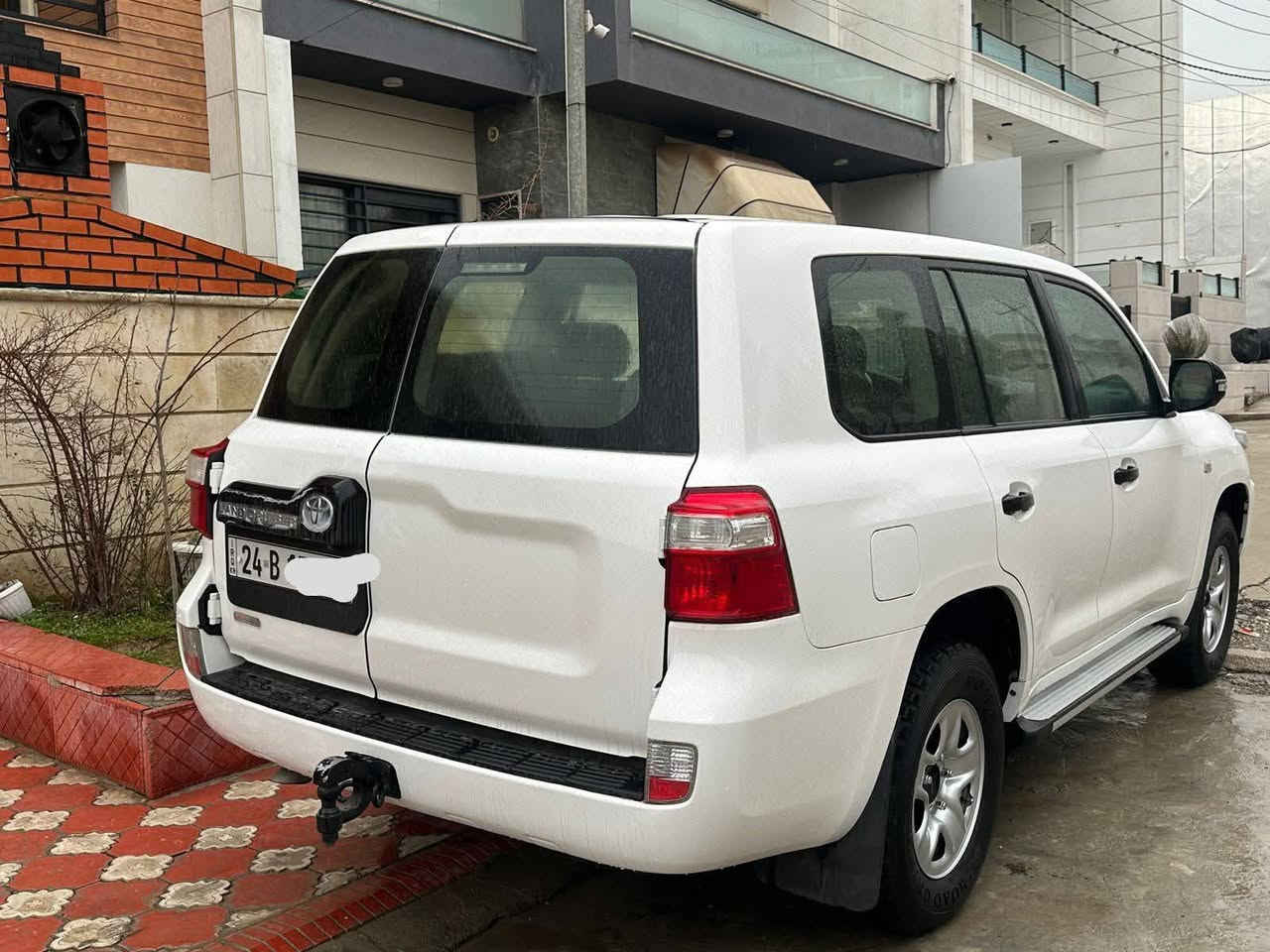 تويوتا لاندكروزر 2013  (الوحيدة كل العراق)
المشي بس 92 ألف كم حقيقي
تايرات وسبير دانة وكالة
كلها 3 سويجات وكالة وياها
بيها 2 مفتاح كارت
القير والمكينة والدبل أكسل بشرط
المكينة ما شا الله بعده سبانة وما مفتوحة
السنوية لحد 2030 جديدة
باسمنا

رقم صاحب السيارة
***********
