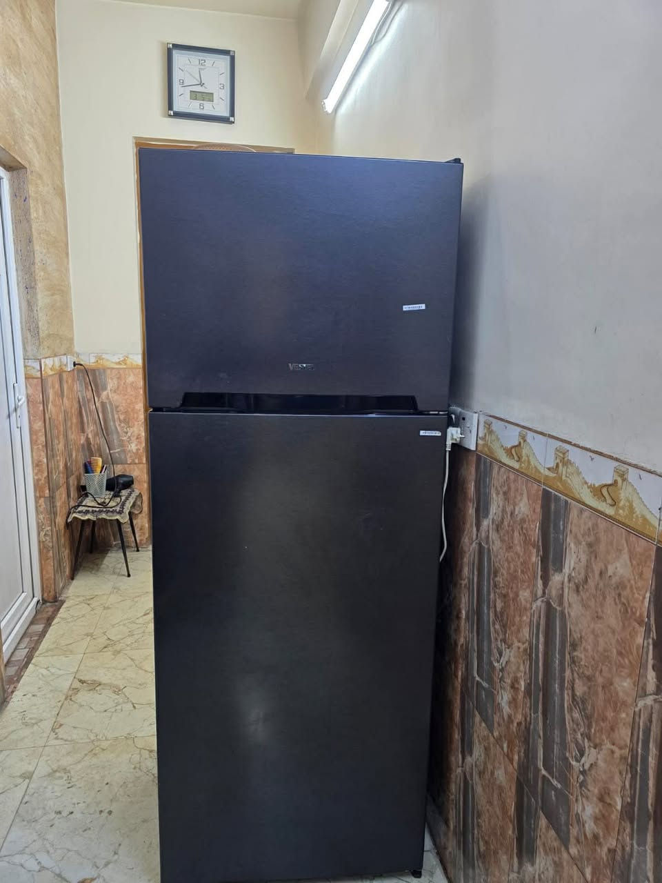 تخم باله نظافه 90% للبيع وايضا ثلاجة حجم كبير 19 قدم مستعمله وايضا شاشه 43 مستعملة للاستفسار عن هذا الرقم *********** 
***********
