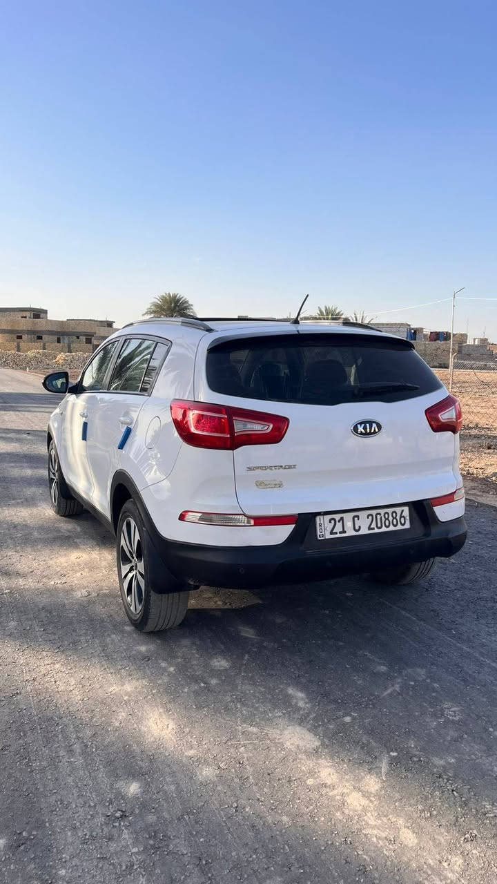 السلام عليكم اسبورتج موديل ٢٠١١ خليجي كفاله عامه من الصبغ والظربه والتبديل فقط بارد بصيط السيارة فول موصفات رقم اسلمانيه دولي هزه وسنويه جدد ٢٠٣٠ مكينه ٢٠٠٠ دوش السياره برغي مابيها نقص السعر ١٣٥ وبيها مجال مكاني بابل الحمزه الغربي الاستفسار ***********
