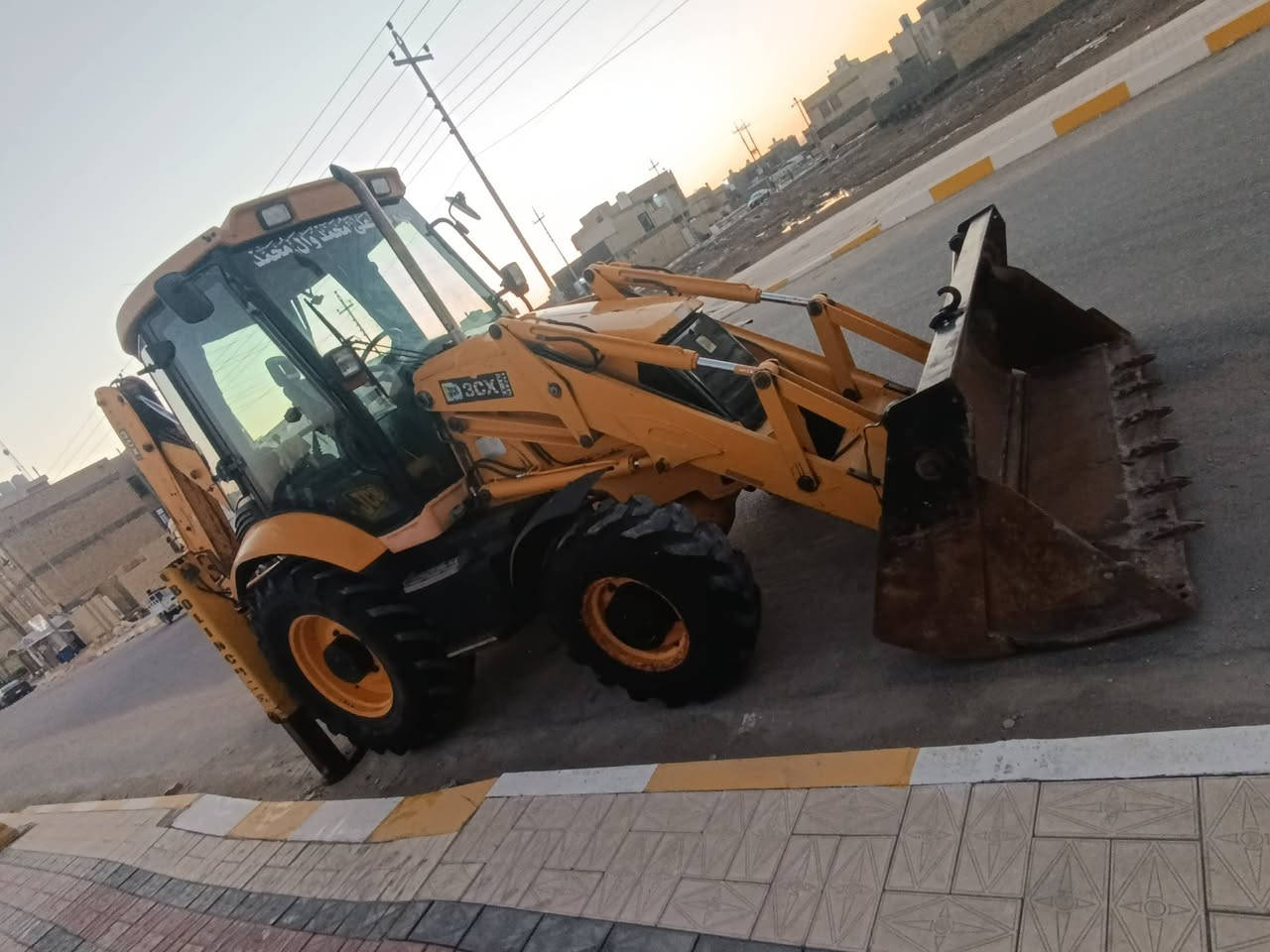 هاتف ***********
للبيع جي سي بي موديل 2006رقم اربيل نكليزي بسمي سنويه ل31 تنتهي كير عادي تبريد بلاد مكينه جديده حيل وخير من الله بوجهك لشقل
