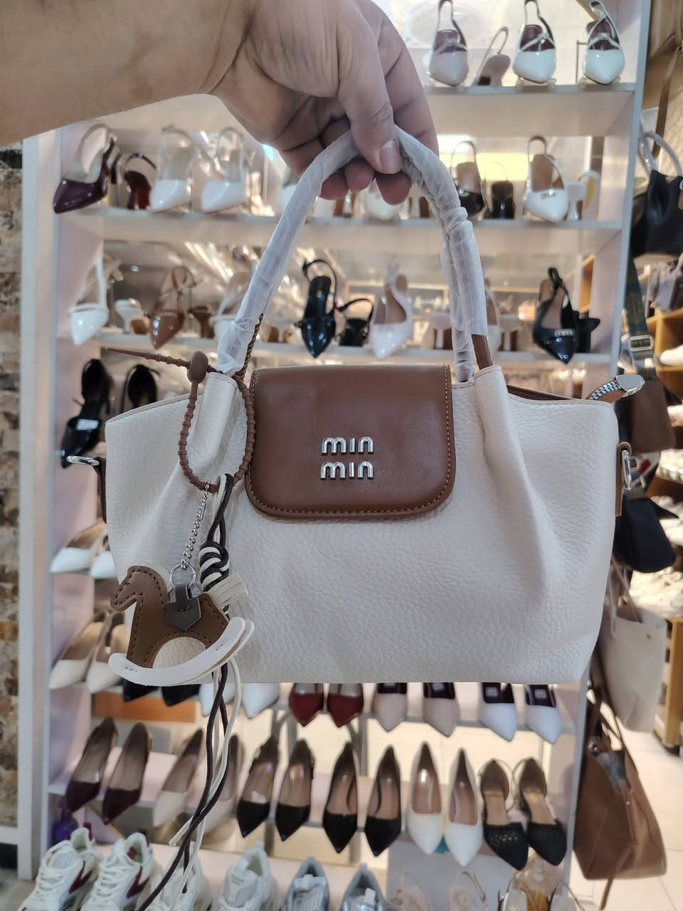 توفرت موديلين حقيبة كوالتي ماستر جلد طري
عنوان المحل ديالى المقدادية حي المعلمين شارع المخضر مجمع العزاوي مقابل أزياء
يوجد توصيل
واتساب ***********
