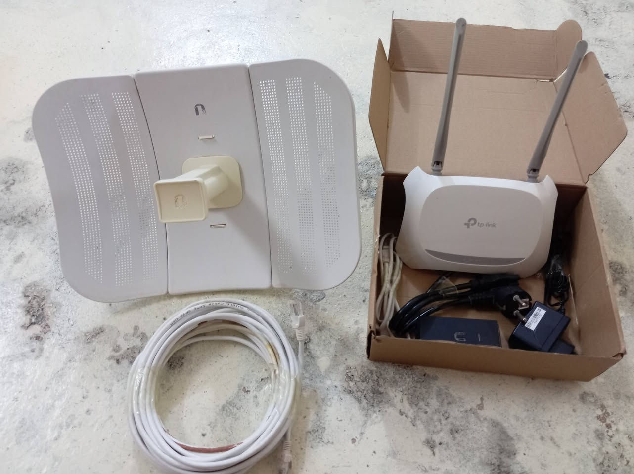 توفرت بعد شبكة انترنت كاملة جديده واستعمال قليل على فحص وضمان يوم واحد 👇
●_ نانو صحن لايت بيم 
●_ راوتر تبلنك 
●_ واير اربعه متر
سعر على الخاص ***********
