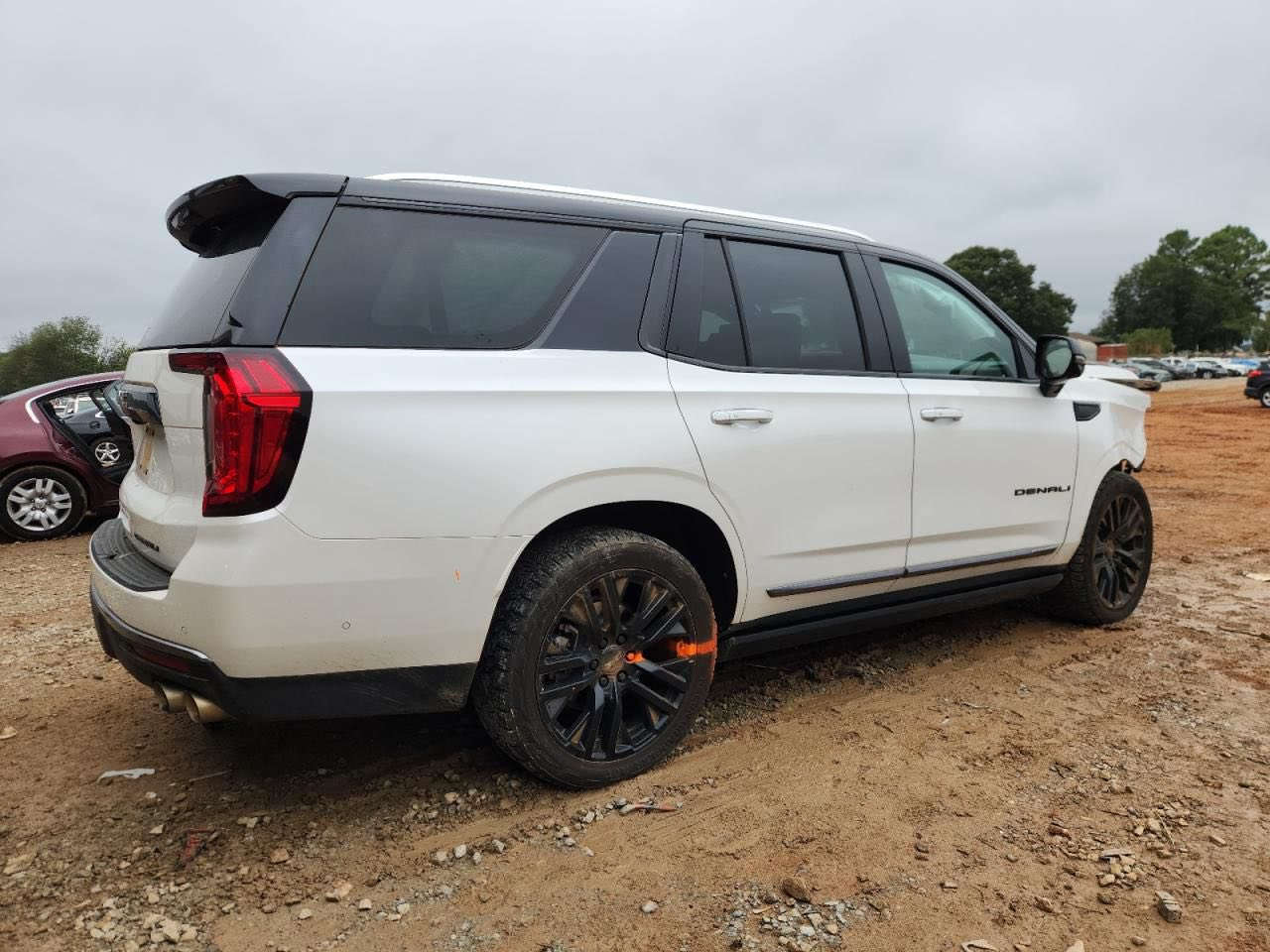 2024   ..  GMC  .. YUKON ..  .. DENALI
♦️ السيارة موجودة في الأردن المنطقة الحرة ♦️ 
موديل :- 2024  
لون :- ابيض + سقف اسود توكلر
سعة المحرك :- 6.2 بانزين 8 سلندر 
عداد المسافات :- 22986 mi 
عدد المقاعد :- 7  مقاعد 
مواصفات السيارة :- DENALI .. ULTlMATA

      🚗 ضرر السيارة كما هو موضح بلتصوير 🚗 

الاضافات :- 👇🏻👇🏻👇🏻👇🏻👇🏻👇🏻👇🏻👇🏻👇🏻👇🏻👇🏻👇🏻 

♦️ شاشة وسطية كبيرة 
♦️ شاشة معلومات قيادة ديجيتال 
♦️ تحكم سرعة 
♦️ تحكم مسجل 
♦️ اوامر صوتيه 
♦️ رادار تحديد مسار 
♦️ حساسات تحديد مسافة امان 
♦️ لايت زنون 
♦️ كشافات امامية 
♦️ مقاعد جلد قهوائي  
♦️ مقاعد امامية كهربائية 
♦️ مقاعد تدفئة وتبريد 
♦️ گير بيانو 
♦️ هاند بريك بصمة 
♦️ اوتو هولد 
♦️ اوتو بارك 
♦️ شاحن وايرلس 
♦️ مداخل تايب سي 
♦️ بصمة تشغيل 
♦️ تشغيل عن بعد  
♦️ دواسات كهربائية   
♦️ دخول ذكي 
♦️ حساسات 360 درجة 
♦️ كامرات 360 درجة 

و المزيد من الاضافات في عالم ( GMCو DENALI ) 

🚘 ضرر السيارة كما هو موضح بصور 🚘
السعر :425
الرقم :***********
