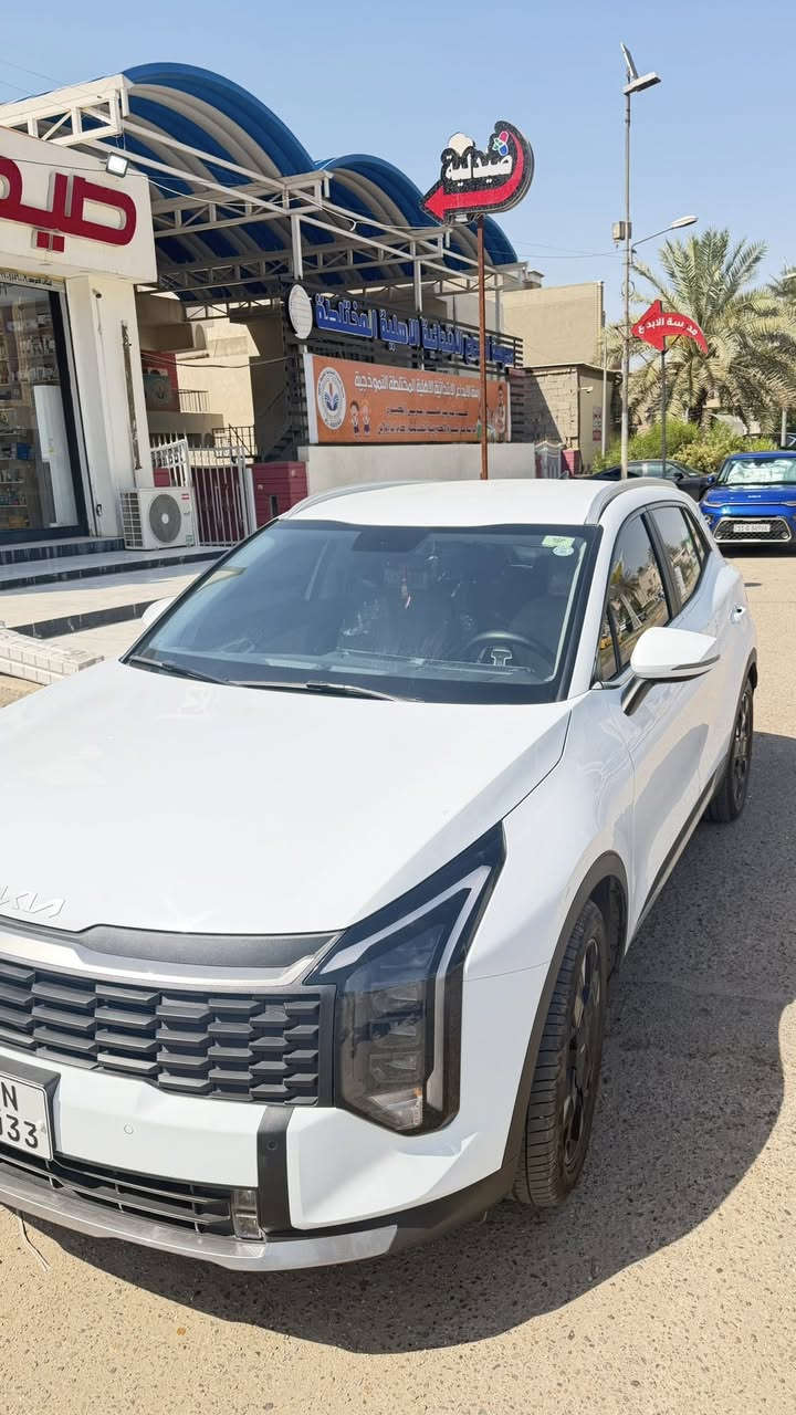 سلام عليكم البيع فقط
موديل 2026 
ماشيه 7000
عله وضع الشركه 
بيه رصعه بل بنيد فقط 
سعرهه 236
مكانهه بغداد حي جميله 
***********
