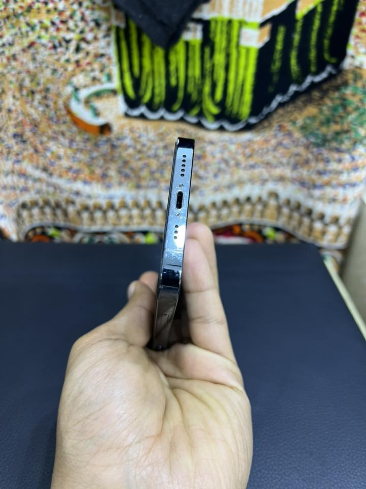 ايفون ١٢ برو للبيع
السلام عليكم 
ايفون ١٢ برو للبيع لون بحري نيلي 
ذاكرة ١٢٨ 
بطارية ٧٧
الجهاز مكفول من العطل و التبديل مال وكالة 
و يا كفر ولزكة شاشة 
السعر ٣٤٠ الف قفل 
مكان حي الجامعة 
*********** واتساب
