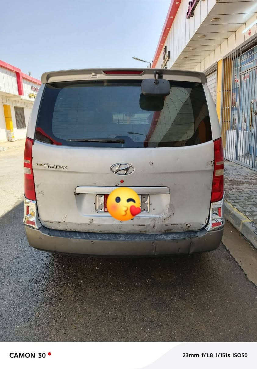 السلام عليكم ستاركس 2009 فول مواصفات ضررها واضح بصورة الجاملغ الورة شبر بلا دواخل بعدو مو مصلح 
محرك بي تبخير فقط السيارة جاهزة تايرات جدد صدر جديد 
رقم نينوى الماني بسمي 
السعر اتصل و تدلل ***********
