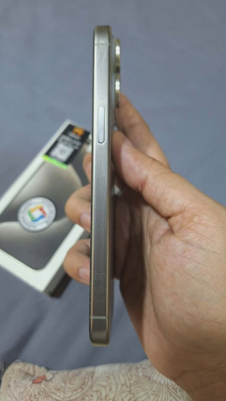 السلام عليكم جهاز 15برو ماكس ذاكره 256 بطارية 🔋 86مكفول الجهاز سعره 980 للتواصل خاص او اتصل ***********

