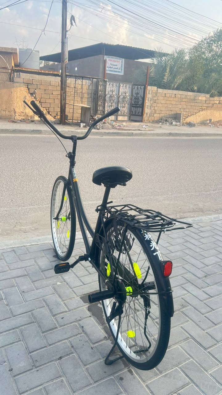 سلام عليكم بايسكل البيع حجم 26 لبايسكل حلو مرتب ما ناقصه ايشي مديل 18 لبايسكل كبشي شغال بي بس لفصفورات والطياريه مو ويا 
السعر 80وبي مجال 
المحافضه البصره 
المنطقه الجبيله المفتيه 
الهاتف ***********
