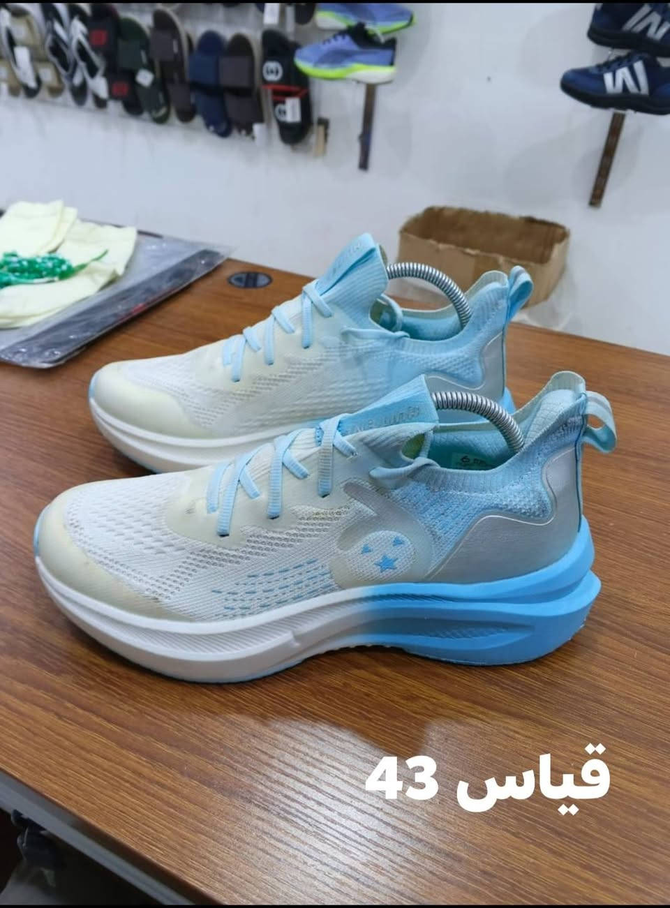 سلام عليكم احذيه باله نضاف
فول القياسات عله صوره
سعر القطعه 20 ثنين 35 مكاني ناصريه
حي اريدو شارع مستشفى القلب 
الاتصال او مراسله عله صفحه ***********
