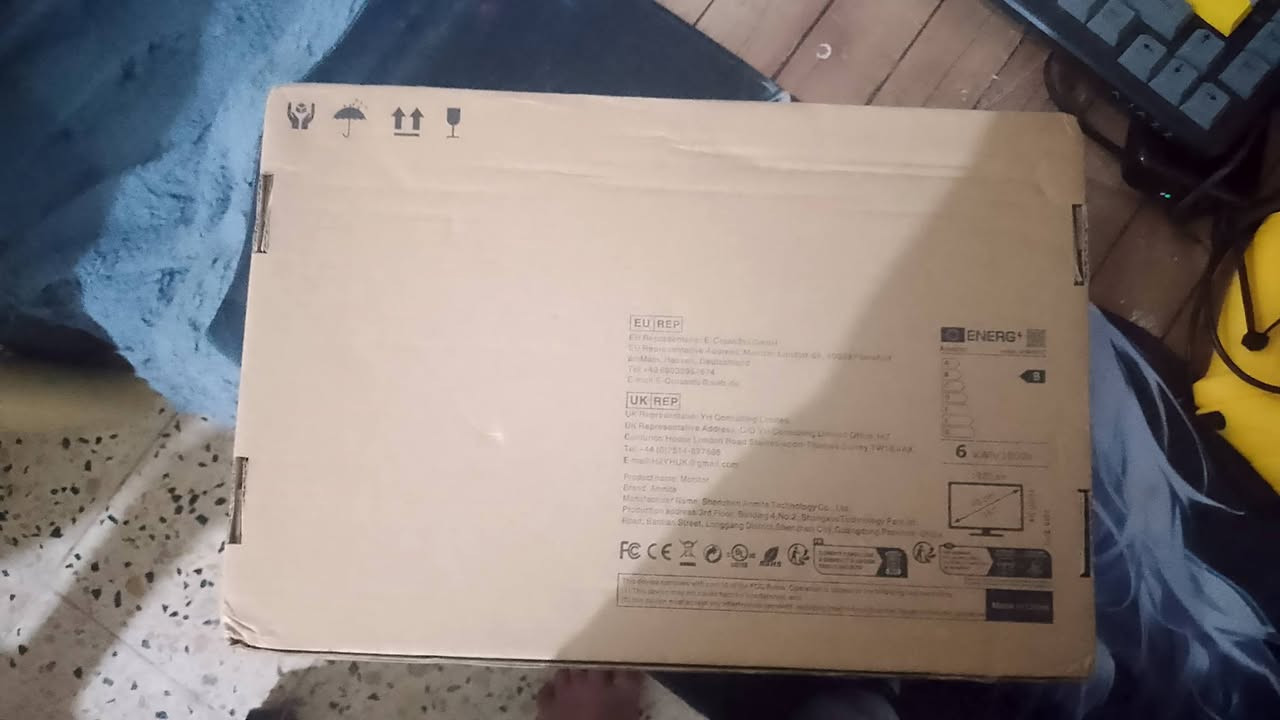 شاشه صغيره للتنقل مواصفات 
HD 1080 1920
60HZ
تدعم منافذ 
HDMI
TIYP C
حجم 
16أنج
40m
كما موضح بالصورة 
سعر 75ألف
***********
