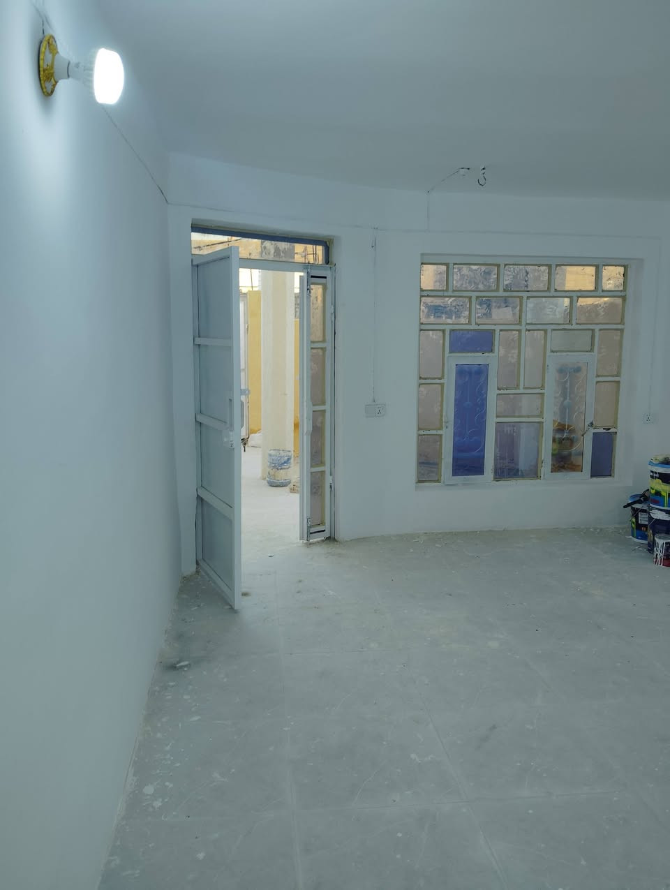 الدار للبيع المساحه 150متر طابو زراعي سند 25 تحويل مباشر بسم المشتري يتكون من غرفه نوم وستقبال وصاله ومطبخ مجمع صحي خارجي وداخلي وطارمه وممر خلف البيت وحديقه شارع تبليط ومجاري البيت نضيف جدا 
الموقع على ربيانه قرب الشيخ أبو أنس أو قرب سيد فرحان 
السعر مناسب جدا 65 
أي استفسار إتصال على الرقم التالي واتساب ***********
أو مراجعة مكتب ابو زهراء التميمي شارع المواكب مقابل حسينية الخزرج الخاص مفتوح
