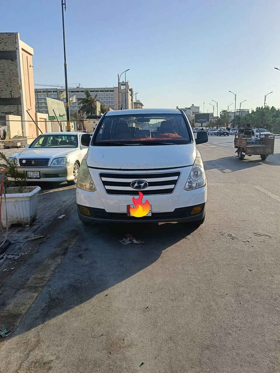 السلام عليكم للمراوس فقط ب 15 و فوك 
استاركس 9 مكفولة كفالة عامة كير جديد استوني شادة 2018 كيره لا تنقيص ولا تبخير امصفرة هية و غرامات مرور.
