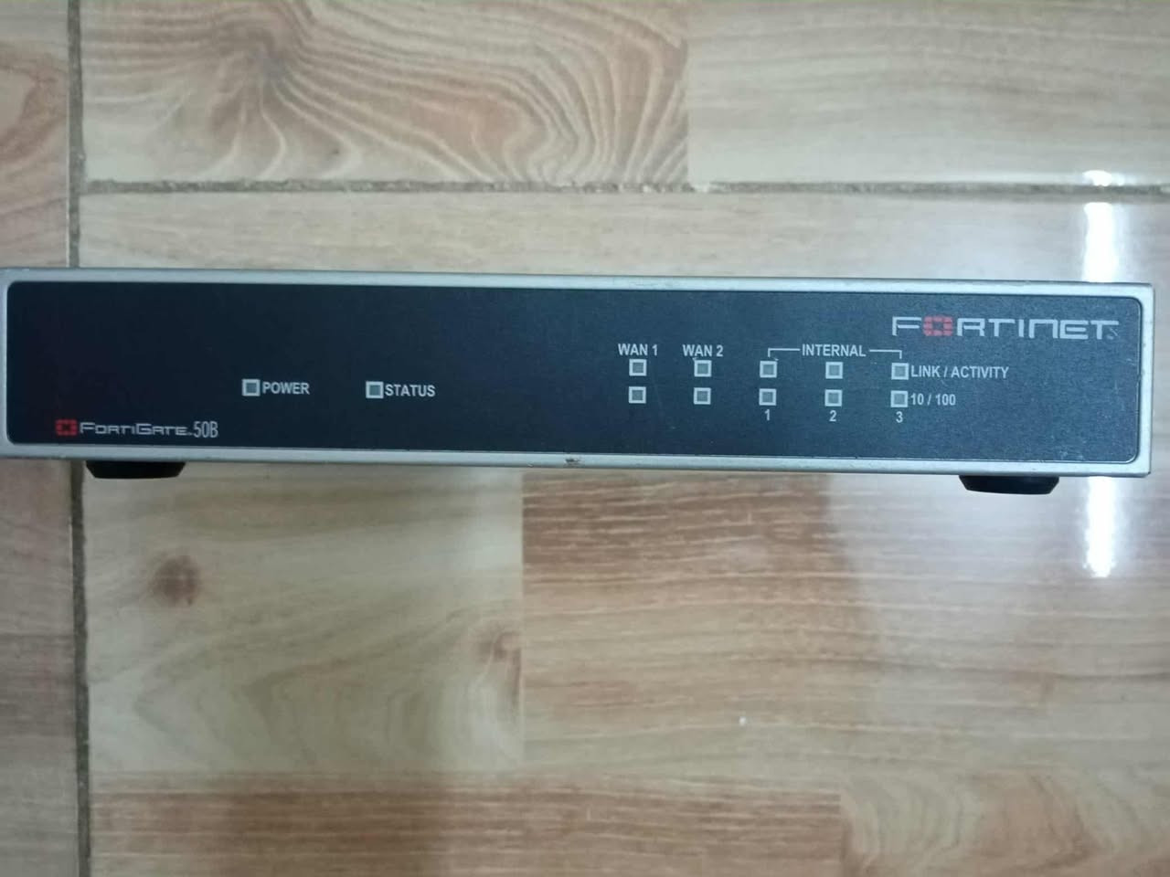 اخوان هاي ((شلعه)) مجموعة قطع تخص الانترنت شغاله كلها
تربدوها كلها تريدوها قطع  قيموا بسعر مقبول للطرفين وما نختلف
شوفوها زين  أي استفسار اجاوبك.


**إذا كنت صاحب هذا الإعلان وتريد حذفه لأي سبب، رجاءا أرسل رسالة إلى الدعم الفني**