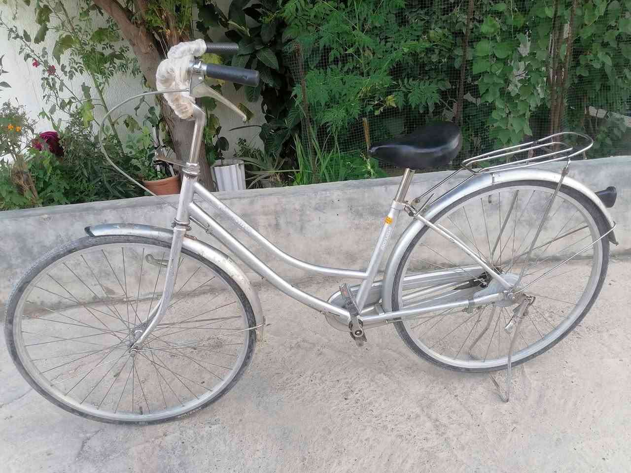 پایسکیل یابانی
حەجم 27
بەشەرت هیچ کێشەیەکی نیە
سعری 70هەزار و مەعمەلە
شوێن کەلار گازینۆ
ژ.م***********
ئەوەی ویستی چات بکات یان تێل
