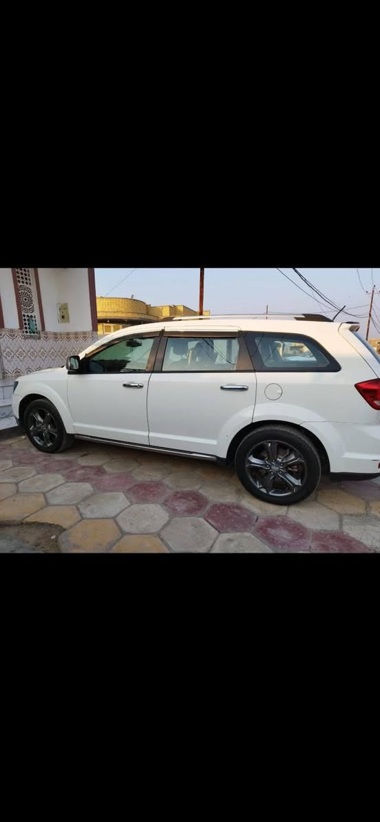 سلام عليكم  دوج جورني سته سلندر سبعه راكب 3قطع تبريد  لون ابيض  سبعه راكب ويل كروم فول مواصفات ماعدي الفتحه تبريد ثلج  موديل 14 ا حادث في الخلف كير مكينه  خير من الله. حداديه جديده تايرات جدد  سياره حلوه رقمها نجف بسمي مداور ثاني يوم. مشروع وطني   بصمتين ابواب  تشغيل عن بعد  . حساسات كلها 
شغاله ماتخسر عليها ولا ربع مكاني ناصريه الاسكان الصناعي  غير متواجد. عل فيس  اتصال علا الرقم التالي ***********  جهاز تتبع GBS بيها شاشه چبيره    تحكم ستيرن.جهتين  كشن مال السايق بي تحكم.  زراگه علا الجامه الخلفيه  لايت عالي زنون ناصي اصفر    كروس رود فئتها بيها هواي موصفات بعد. السعر  ١٣٠ وبيها مجال
