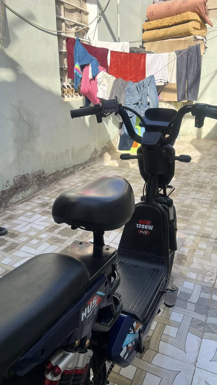 باسكل شحن نضيف وغراضه موجوده وبطاريته نص ونص الرقم***********
