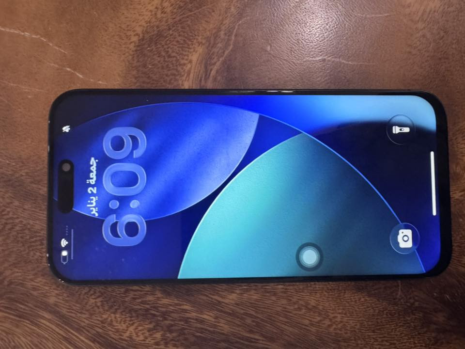 ايفون 15 برو ماكس 
شرق اوسط 
تخطي سيم كارت يعني ميشتغل 
256 GB
شاشة امبدلة
سعر 550
رقم التلفون ***********
