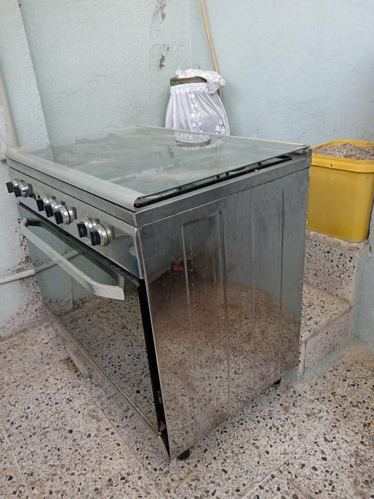 للبيع تحت نفر مع طباخ شغال بس عين وحدة ما تشتغل السعر إثنينهم ١٩٠ الف


**إذا كنت صاحب هذا الإعلان وتريد حذفه لأي سبب، رجاءا أرسل رسالة إلى الدعم الفني**