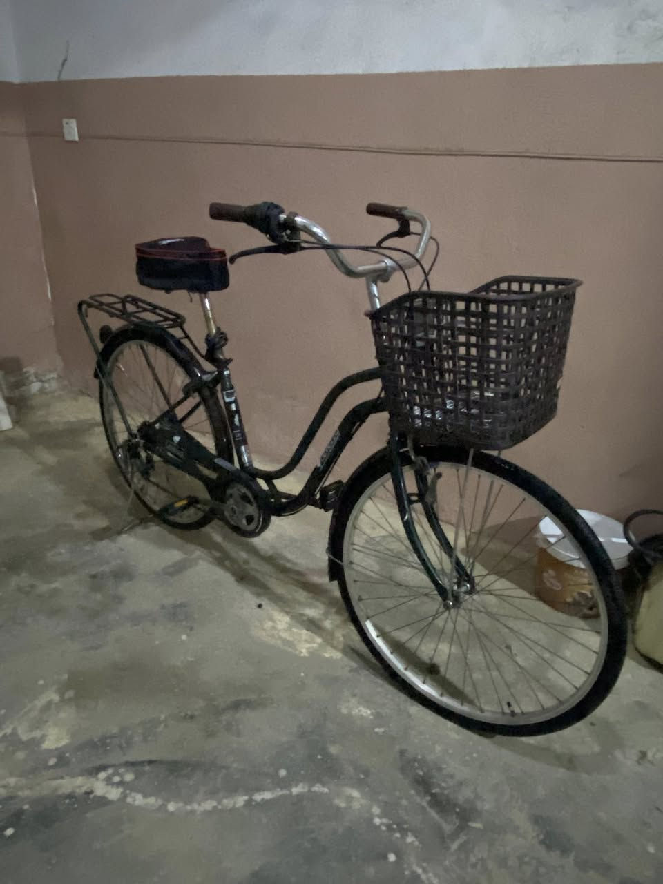 للبيع 
حجم ٢٦
السعر 100


**إذا كنت صاحب هذا الإعلان وتريد حذفه لأي سبب، رجاءا أرسل رسالة إلى الدعم الفني**