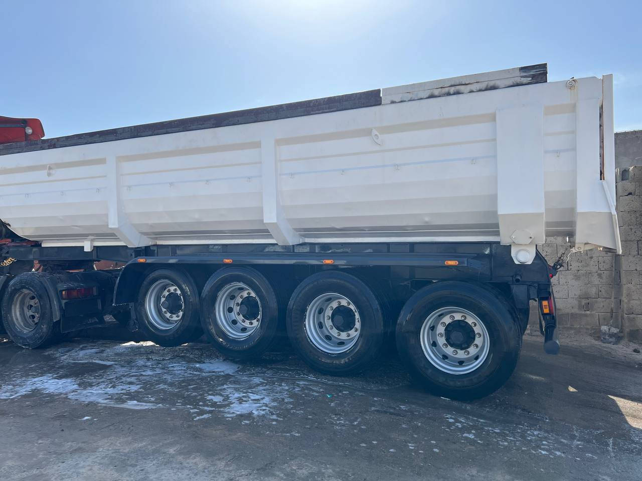 للبيع حوضيه اربع دناكير ثنين علاك وثنين ثابت متريه 27 مكفوله السعر 120 وبيها مجال للستفسار ***********
