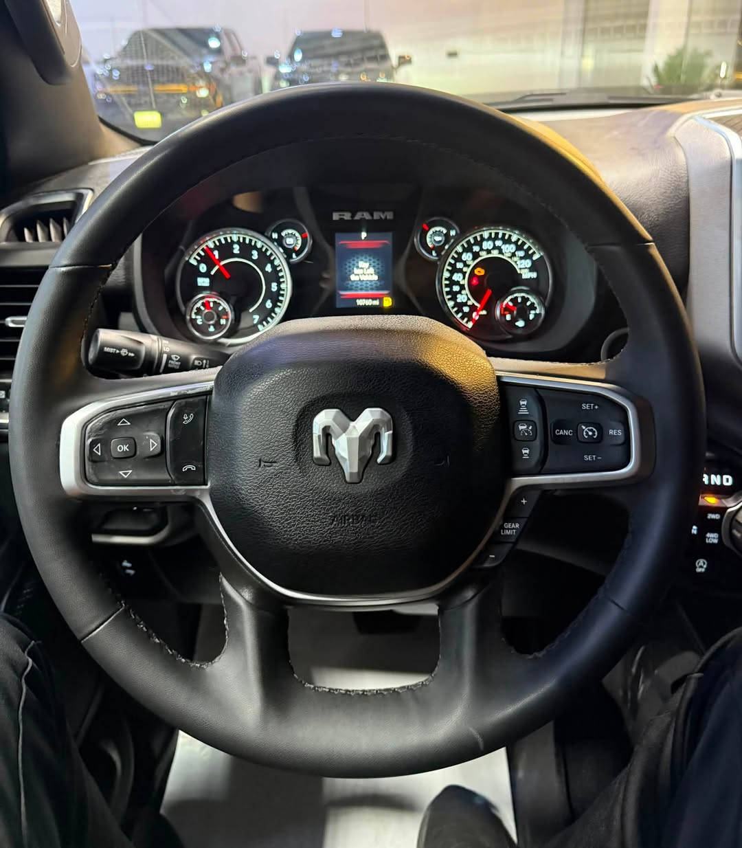 Dodge Ram 
2025 Bighorn
V6 - 3.0T - 4x4

بسمە و شغال
شاشە
کامیرە
کوشینات جلد 
باب طویل
بودی قصیر
دبل اکسل
ویل 20

10.000 mile
2 قطعە صبغ
سعر 325 ورقە

معرض ( مەدینە ) اربیل شارع ١٠٠م
***********
***********
