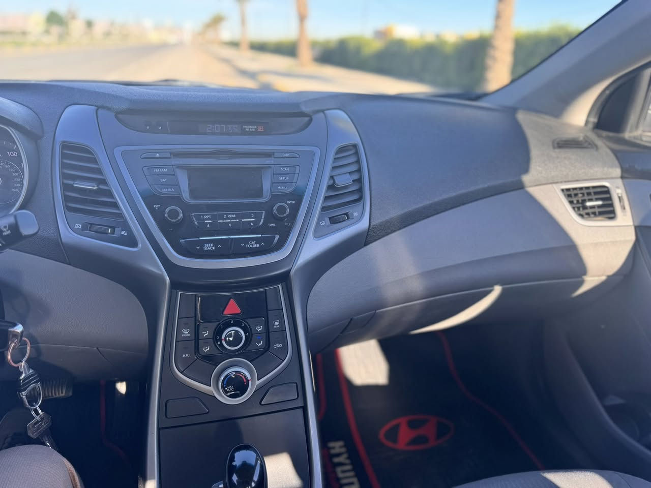 النترا موديل ٢٠١٦
مكينة ١٨ دوش مامفتوح 
ضرر جاملخ وباب السائق بخ وجاملخ خلفي صبغ
السعر ١٠٥ وبيها مجال
مكان السيارة الحمدانية 
***********
