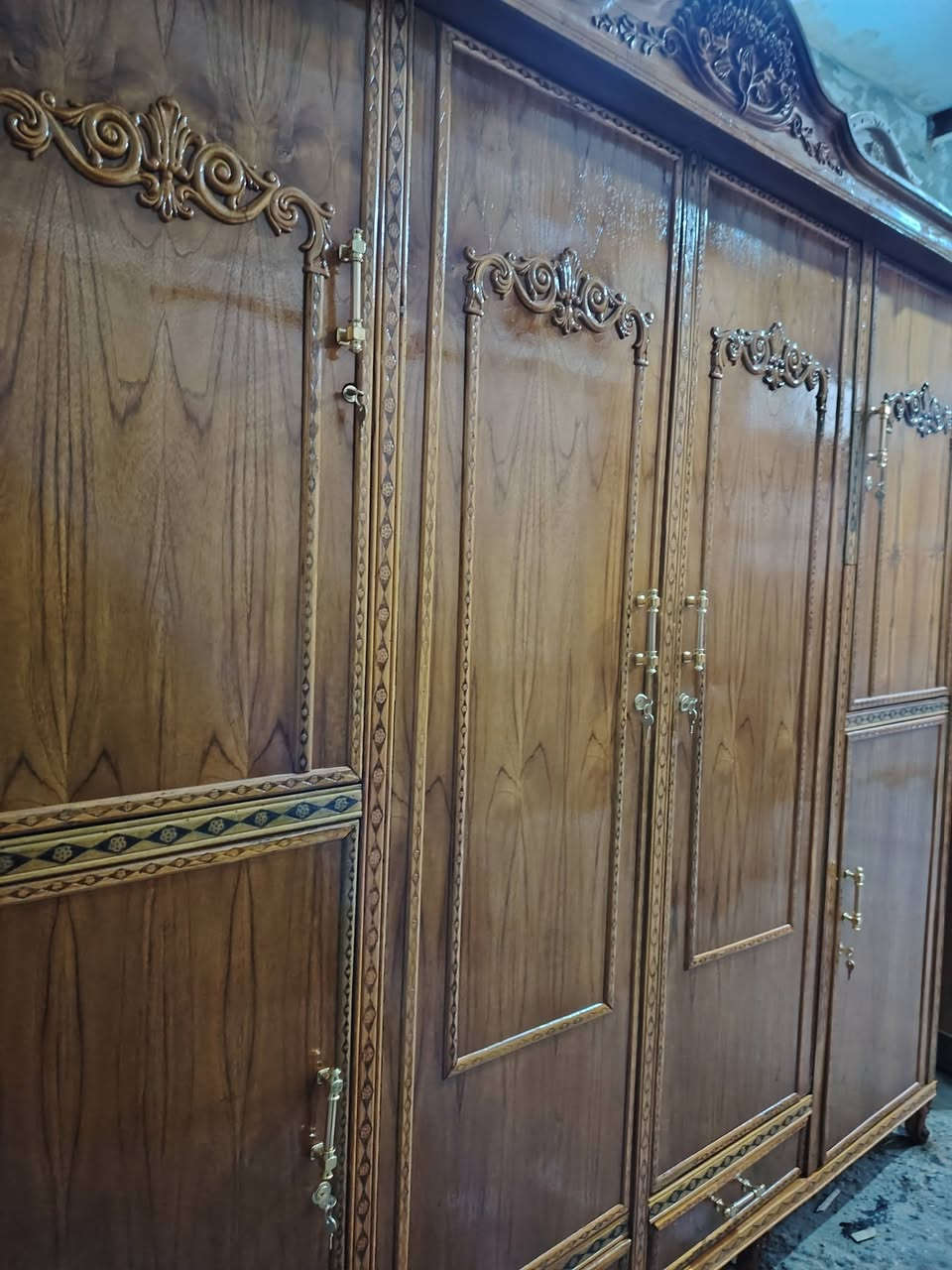 كنتور ابو 4 مقطع ابو التاج مستعمل شي قليل بغداد ***********
