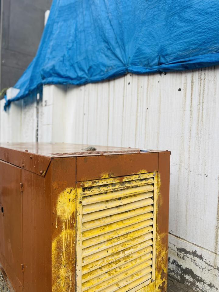 للبيـع: مولد ديزل كاتربيلر (Caterpillar) أصلي
المواصفات:
• الحجم: 30KVA (صافي 120 أمبير)
• النوع: كاتربيلر (CAT) غني عن التعريف بالاستمرارية.
• الصوت: كاتم صوت بلادي، هادئ جداً ومناسب للمناطق السكنية.
• المحرك: محرك نظيف جداً وشغال "بشرط الفحص والفتح".
• النظافة: المولد كامل مكمل، ما يحتاج أي برغي، أي نقص مابيه (مثل ما موضح بالصور).
• الموقع: ديالى - [بعقوبة].
ملاحظات إضافية:
• المولد استخدامه نظيف وجاهز للعمل مباشرةً.
• السعر: [24 ورقة ] (وبيه مجال قليل للشراي المستعجل)
للتواصل والاستفسار:: ***********
