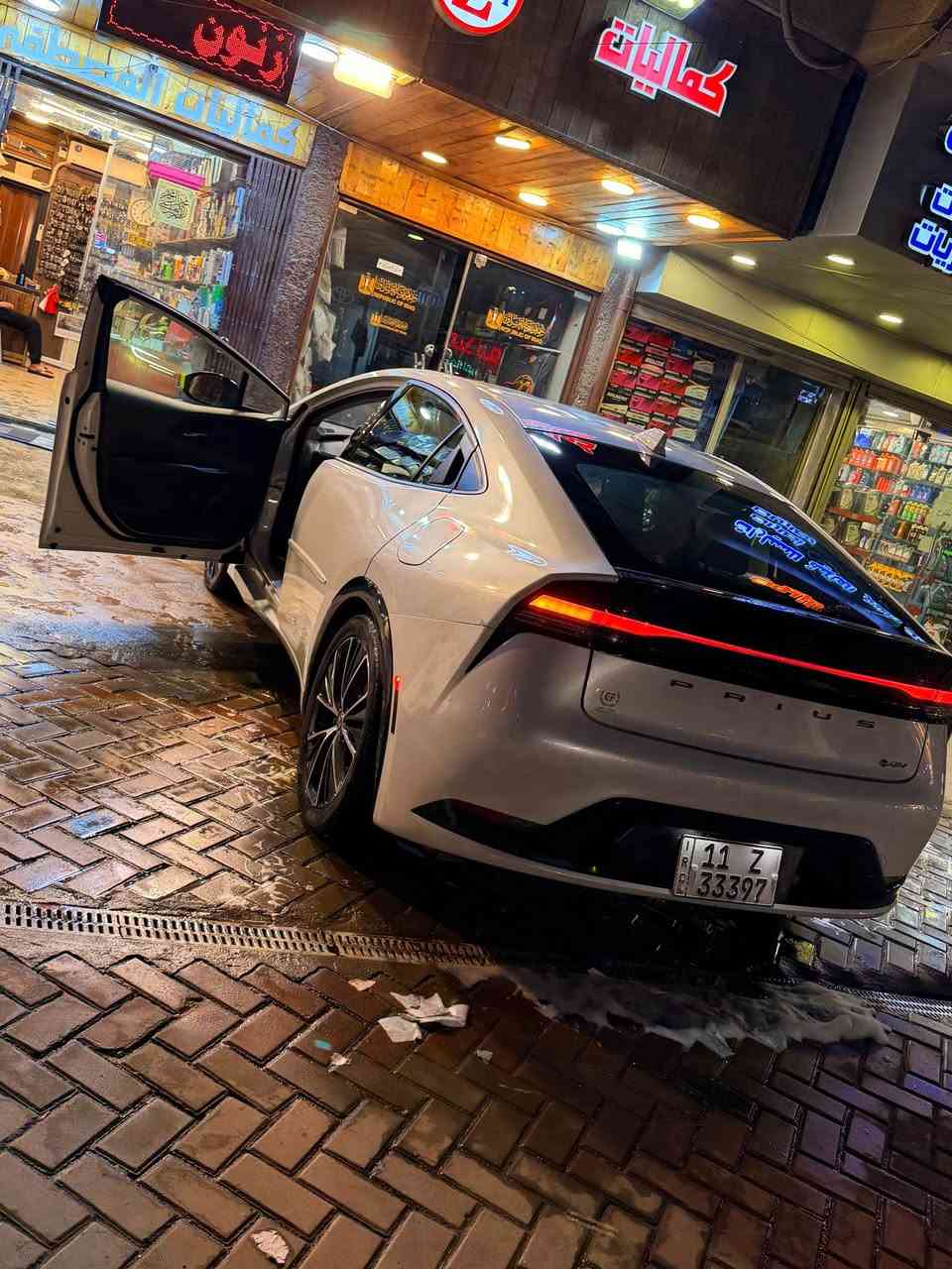 سلام عليكم

تيوتا بريوس 2023 

فئه xle فول عدا البنوراما

حادث جاملغ فقط صطحي ايرباك برده فقط قطعه وحده صبغ بدون دواخل بدون اي ضرر قوي 

ماشيه 27 الف كيلو 

رقم بغداد الجديد بسمي تحويل ثاني يوم شبه مميز 

موصفات 

Ev مود 

اربع انضمه قياده 

بصمه 

فول تحكم ستيرن 

رادرات 360 درجه 

تحديد مسار 

توقف ذاتي 

اوامر صوتيه 

Auto لايت

حساس امامي حساس خلفي 

كشنات جلد 

كشن كهرباء 

تدفئه كشنات 

تدفئه ستيرن

اناره داخليه بل دشبول بلادي 

لايت led 

لد امامي مع لد خلفي 

شاشه الكترونيه 

ابل كار بلي 

السياره كامله وجاهزه ومناقصها اي شي 

مكان السياره بغداد 

السعر 185 وبيها مجال بسيط. 

*********** بغداد, العراق
