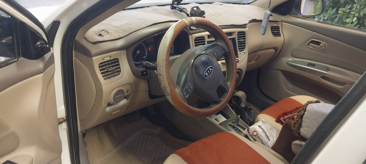 السلام عليكم كيا ريو للبيع
موديل ٢٠١٠ وارد امريكي صبغ بنيد
وجاملغ بدون دواخل
سنويه جديده رقم الانبار انكليزي
بسمي لل ٢٠٣١ مكان السياره سامراء للاستفسار الاتصال ***********
السعر ٨٠ وبيها مجال للطيبين
