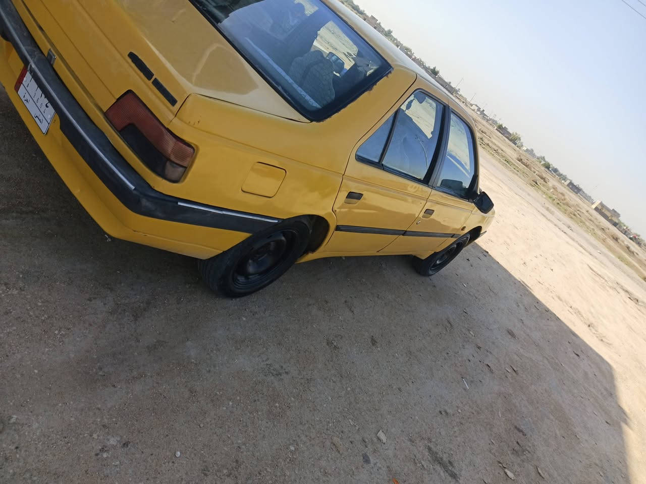 السلام عليكم  بيجو 405 جاهزه سياره حلو مرتبه مكينه وكير حداديه  خير من الله سنويه 28 مداور مباشر  سعر 29بيها مجال بسيط مكان سياره سماوه ناحيه الكرامه ***********
