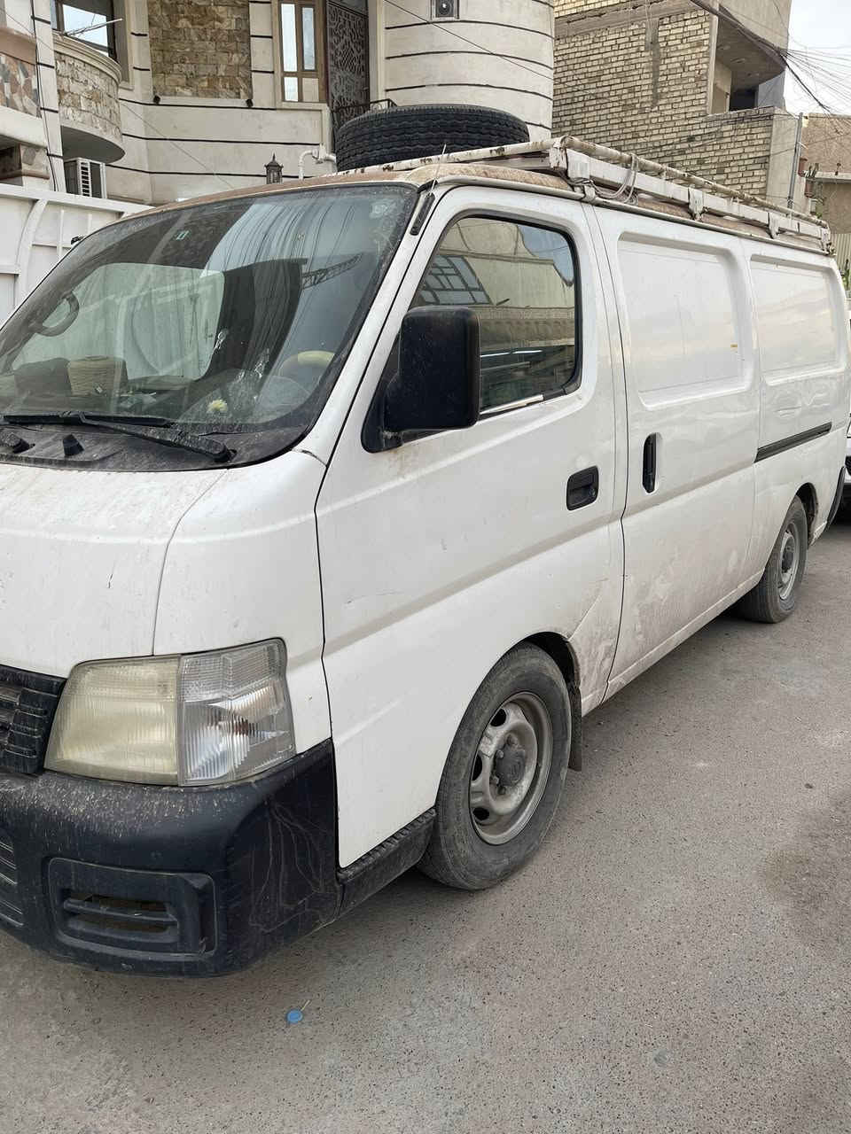 السلام عليكم نيسان اورفان فان رقم بغداد حمل الجديد بسمي 2003 السياره بغداد يم جامع النداء رايدها 90 $  الي تعجبه الاتصال بس واتس ***********
