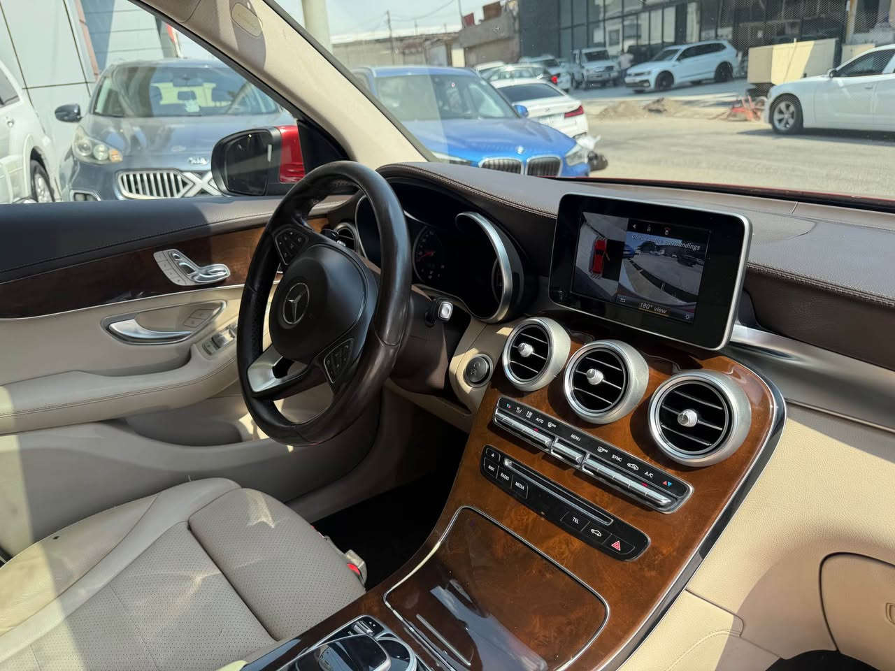 GLC 250 خليجي 
2017 AMG 
فول فول مواصفات 
لايتات زينون ليد متحرك 
رادار امامي جانبي خلفي 
بانوراما 
داخل بيجي بيلاد 
كشنات ميموري
بردة جانبية 
بصمة ابواب 
5 كاميرة 
سيارة مكفولة بدون صبغ و تبديل
١٠٠ كم حقيقي ماشية 
مكان سيارة اربيل 
١٩٨$ 
*********** وتس اب
*********** أربيل, العراق
