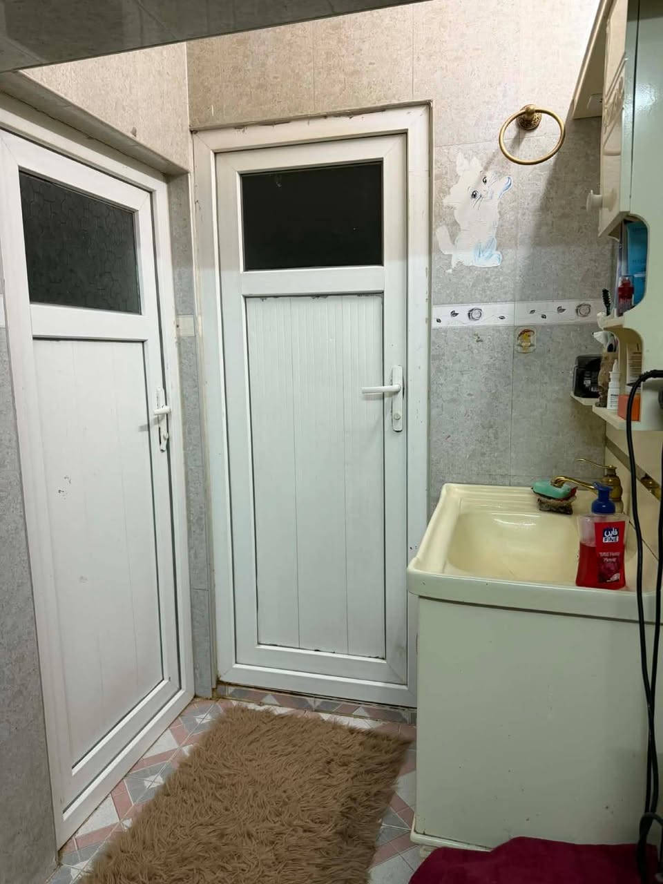 دار للبيع مساحة/250/صالح للسكن 
نوع العقار:طابو 
عنوان:قادسية الثانية شارع أبو وليد 
موقع مميز عل شارع عريض وتبليط مجاري وماء حلوو 
للاستفسار الاتصال على الارقام التالية: ***********
