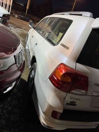 السلام وعليكم للبيع لاندكروز 2010   ماشية 185 الف   لسياره جديده وخير ...