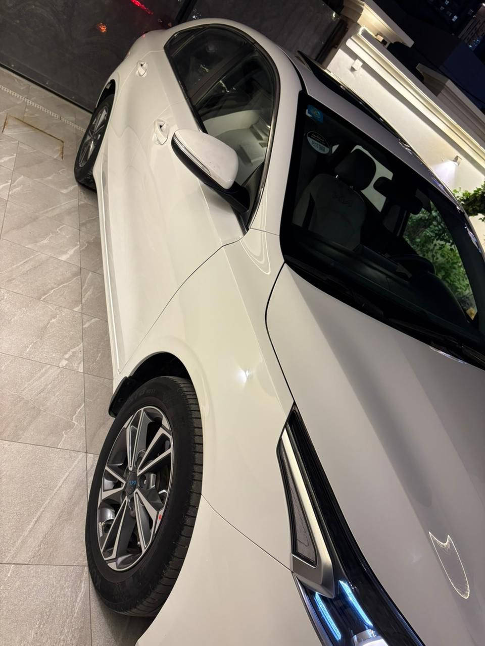 السلام عليكم
للبيع سيراتو 2024 فول واحد على واحد 

محرك2000 
ويل كب فتحة سقف داخل لونين تبريد قطعتين

مري شفط اشاير مري شاشة كاميرا تحكم فول السيارة للاخير 

كفالة عامة من الضرر والصبغ  

ماشية 43 الف كيلو 

هزة ورقم جديد بااسمي تحويل مباشر

السعر 192 مع مجال بسيط 

مكاني بغداد الكرخ علي الصالح 

للاستفسار ***********
