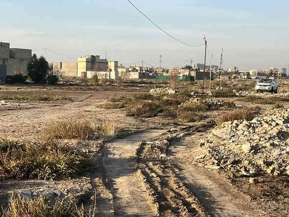 معروض نص ب2/10 
7951 قريب ش60 5 قطعه عن الشارع 60
السعر على الخاص 
فتح بيان مباشر 
التواصل ☎️ *********** وات ساب .
